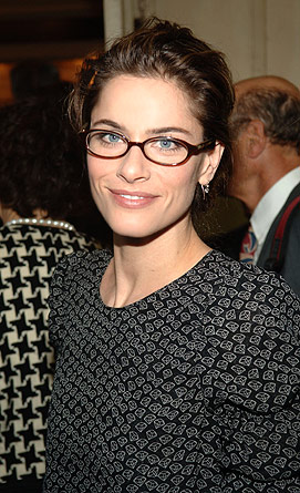 amanda-peet-glasses.jpg